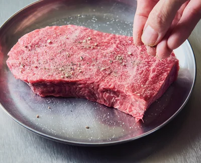 肉を室温におく