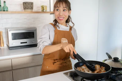 「今回は塩コショウだからこの色。しょう油だったらもっと色が付くよ」