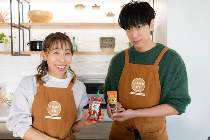 トマトケチャップとコチュジャンを絡めて“韓国味”にしていきます