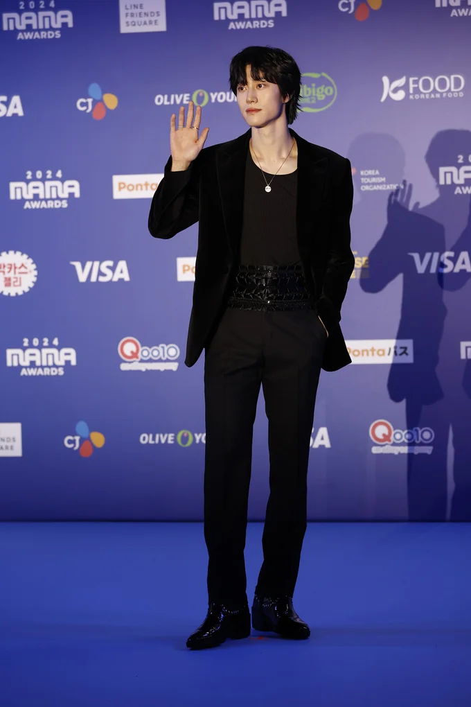 スタイル抜群のクァク・ドンヨン！肌も透き通るように白い！▶次もクァク・ドンヨン美スタイルショット