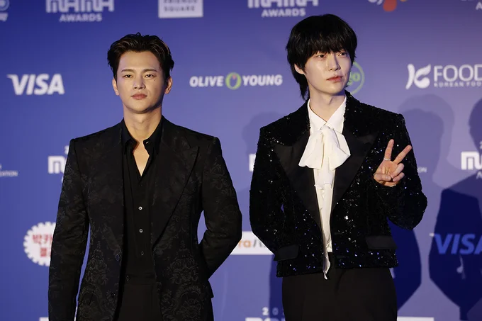 「MAMA AWARDS（Mnet ASIAN MUSIC AWARDS）」に登場したソ・イングクとアン・ジェヒョン撮り下ろし