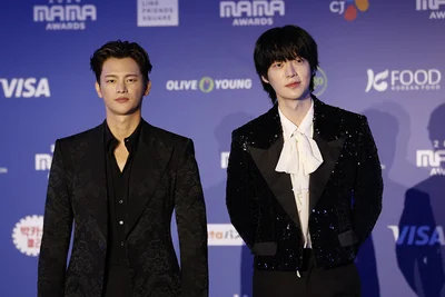 「MAMA AWARDS（Mnet ASIAN MUSIC AWARDS）」に登場したソ・イングクとアン・ジェヒョン撮り下ろし