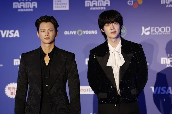 「MAMA AWARDS（Mnet ASIAN MUSIC AWARDS）」に登場したソ・イングクとアン・ジェヒョン撮り下ろし