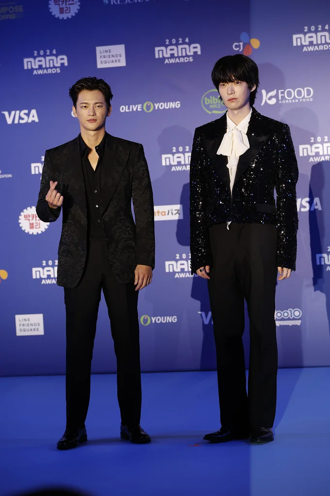 「MAMA AWARDS（Mnet ASIAN MUSIC AWARDS）」に登場したソ・イングクとアン・ジェヒョン撮り下ろし