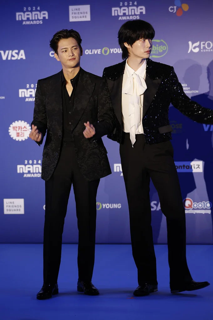「MAMA AWARDS（Mnet ASIAN MUSIC AWARDS）」に登場したソ・イングクとアン・ジェヒョン撮り下ろし