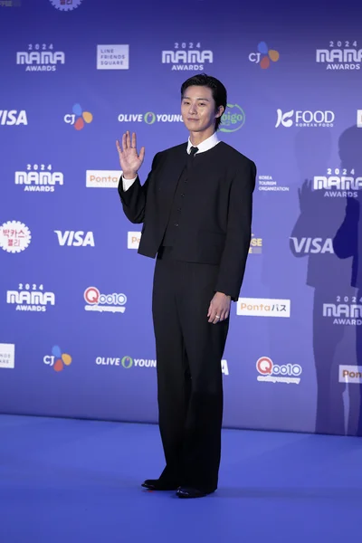 韓国では「国民の男友達」との呼び名も