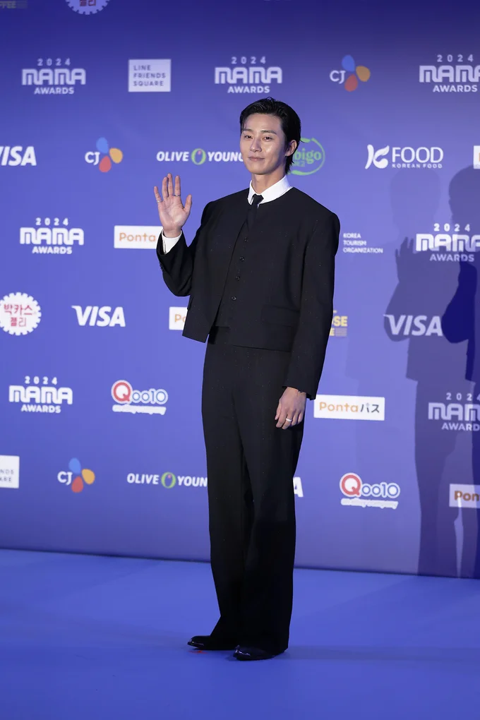 韓国では「国民の男友達」との呼び名も