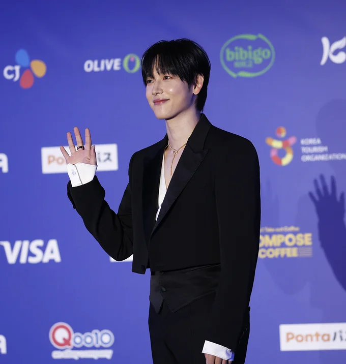 「MAMA AWARDS（Mnet ASIAN MUSIC AWARDS）」に登場したイム・シワン撮り下ろし