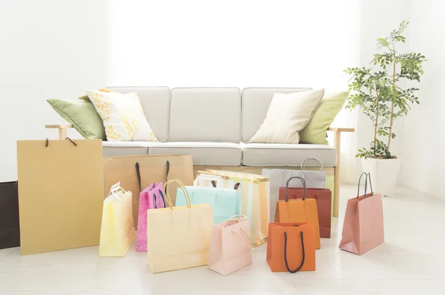 もしかしたら買い物依存症かも…!?「物だらけの汚部屋に住む妹が心配」【女の悩みにズバリ回答】