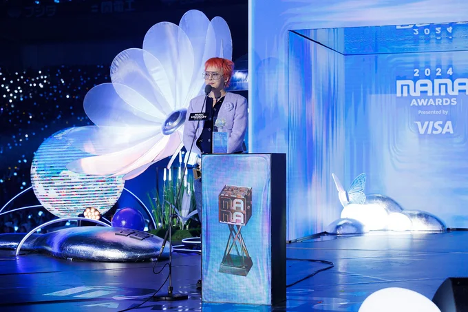MUSIC VISIONARY OF THE YEAR_を受賞したG-DRAGON