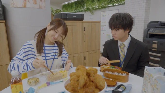 露のお弁当に釘付けになる克雄