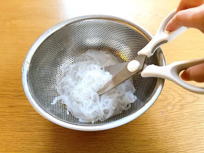 キッチンバサミを使えばまな板いらず