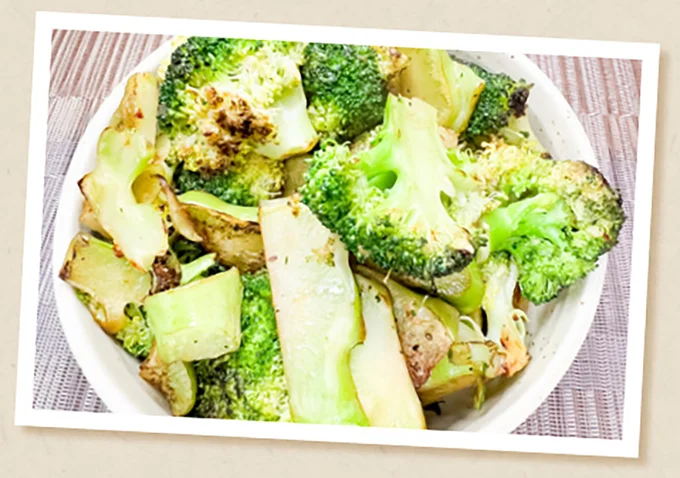 ブロッコリーのソテー/ごく短く茹でたブロッコリーを香ばしくソテーすれば、野菜の甘みがいっそう引き立つ一品に。味付けは塩・こしょうだけで十分です。油で調理すれば脂溶性のビタミンKの吸収もアップ。