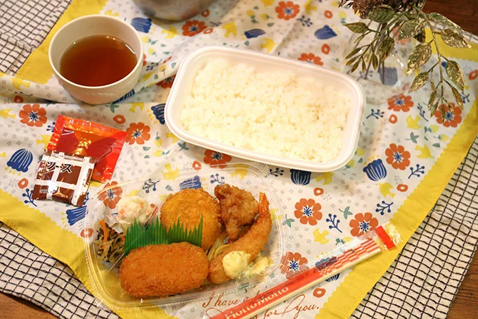 「カニコロミックス弁当」はボリュームたっぷり