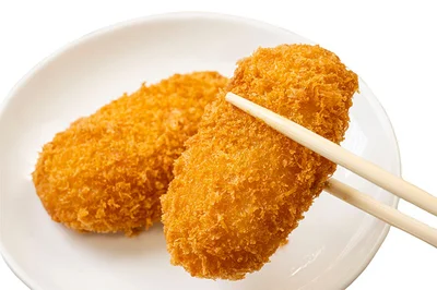 「ほっともっと」のカニクリームコロッケは約8cmくらいと結構大きめ