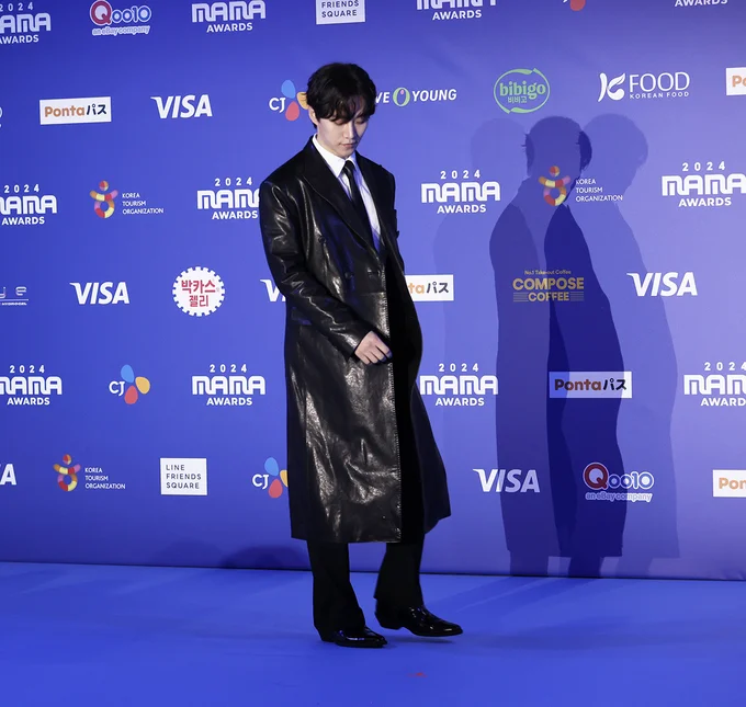  「MAMA AWARDS（Mnet ASIAN MUSIC AWARDS）」に登場したイ・ジュノ撮り下ろし