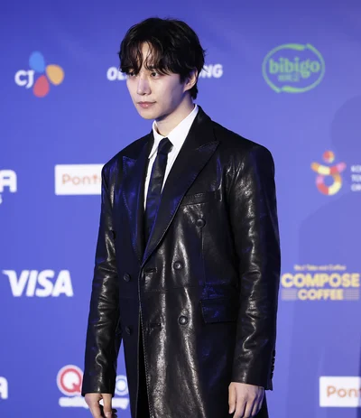  「MAMA AWARDS（Mnet ASIAN MUSIC AWARDS）」に登場したイ・ジュノ撮り下ろし