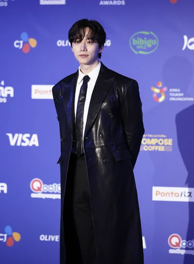  「MAMA AWARDS（Mnet ASIAN MUSIC AWARDS）」に登場したイ・ジュノ撮り下ろし
