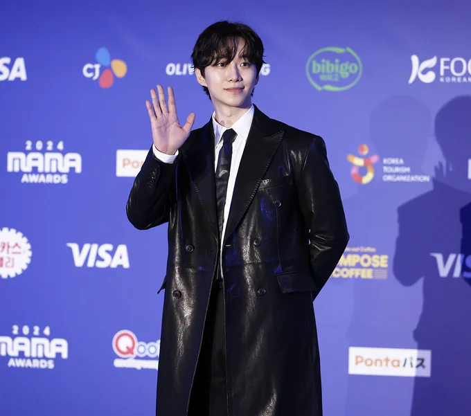  「MAMA AWARDS（Mnet ASIAN MUSIC AWARDS）」に登場したイ・ジュノ撮り下ろし