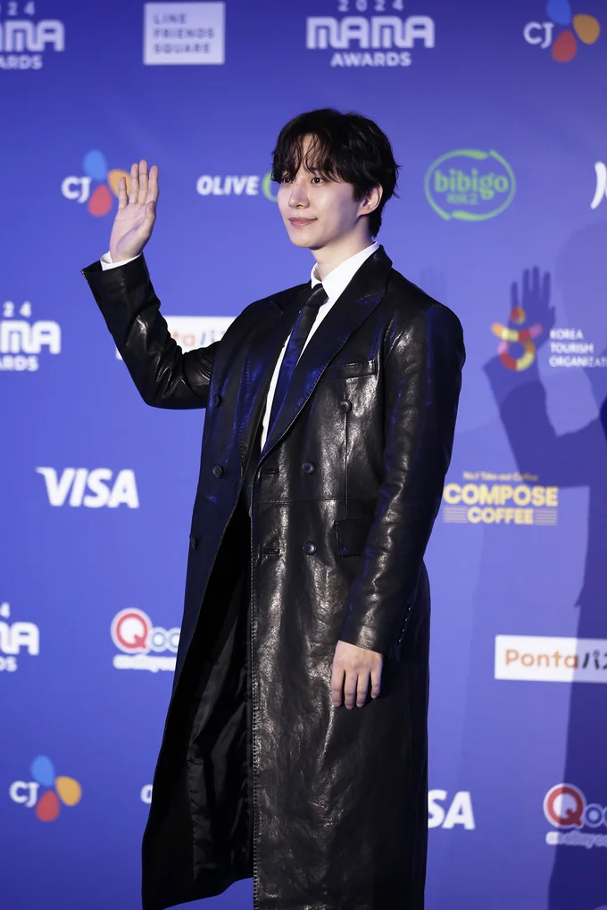  「MAMA AWARDS（Mnet ASIAN MUSIC AWARDS）」に登場したイ・ジュノ撮り下ろし