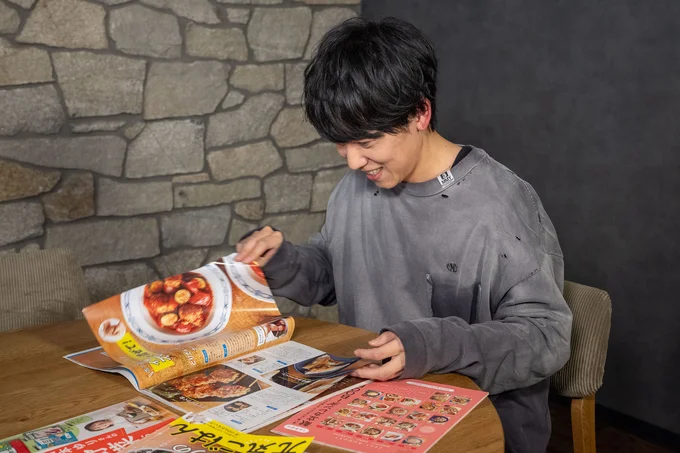 優しい笑顔が印象的！ハプニングも楽しそうな山下大輝さん撮り下ろし