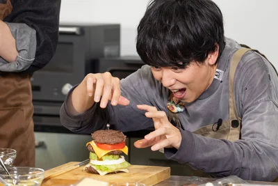 優しい笑顔が印象的！ハプニングも楽しそうな山下大輝さん撮り下ろし