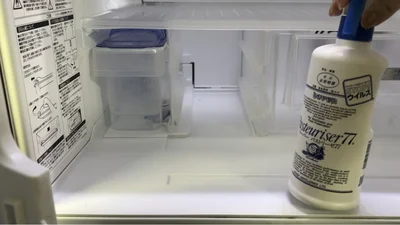 洗剤は使わず、口に入っても安心な食品由来のアルコールスプレーを使います