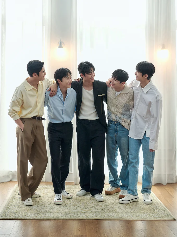 仲の良さが伝わってくる5人