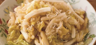 塩もみをして、白菜の甘みを引き出す「白菜とじゃこの中華あえ」
