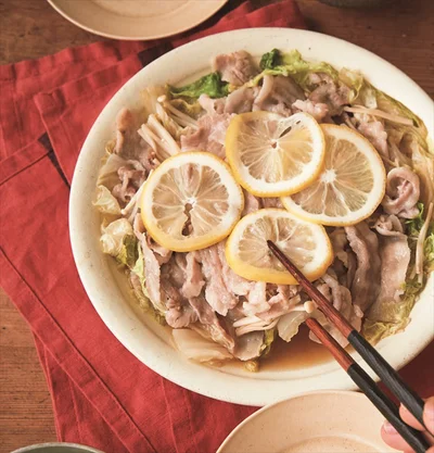 レモンがいい味出してる！「豚肉と白菜のレモンバター蒸し」ほか白菜と豚肉のメイン料理2品