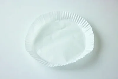 円形にカットされたフライパン用クッキングシート