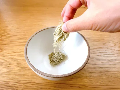  とろろ昆布は2つまみ