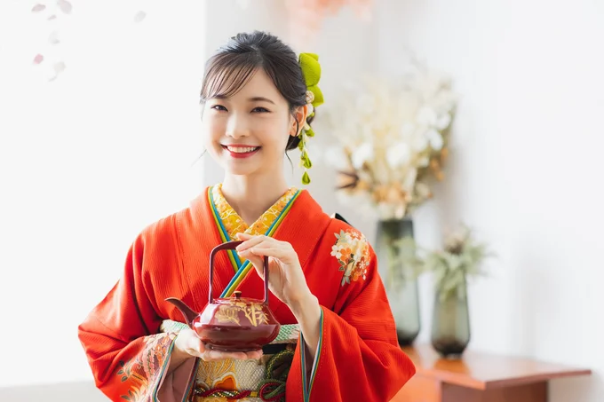 お正月の飲みもの、お屠蘇。御神酒との違いを知ってる？【年末から年始のマナー】