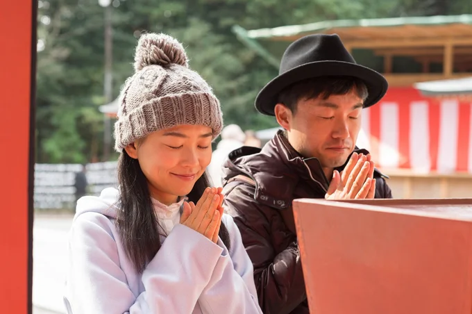 初詣は「恵方参り」もするのが吉!2025年の恵方はどっち?【年末から年始のマナー】