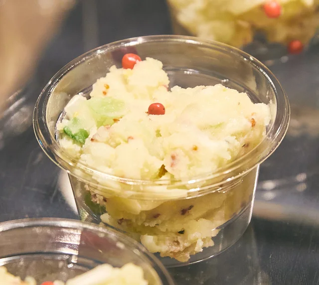 少量のブルーチーズで奥深い味に！おしゃれなカフェ飯風「大人のチーズポテサラ」【今井亮さんの特製おつまみ】