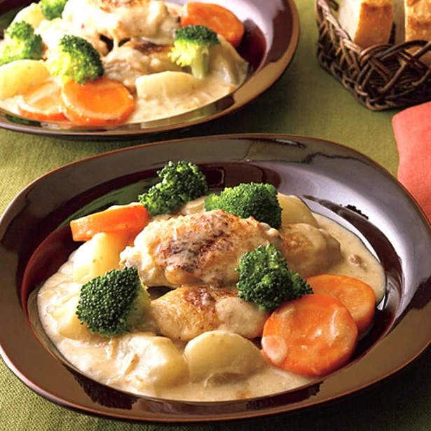 一皿で肉も野菜も食べられるチキンのクリーム煮5選
