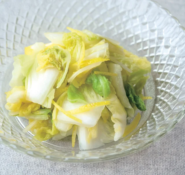 旬のゆずを満喫！皮と果汁を使ったさっぱり漬けもの「ゆず塩白菜」