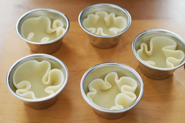 餃子の皮を使えばパリパリ生地がお手軽に!