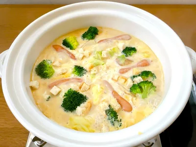 【ドラマ飯・最終回】コンソメのかわりにめんつゆ!? ほっとまろやか「コーンクリーム鍋」