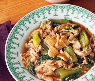 中華味のやさしいとろみがからむ「豚肉とチンゲンサイのオイスター煮」