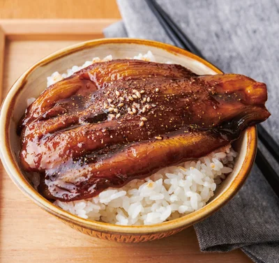 【簡単ヘルシー節約レシピ】トロッと甘いなすにご飯がすすむ「なすの蒲焼き丼」