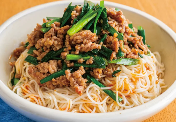 ピリ辛に味付けしたひき肉とニラ