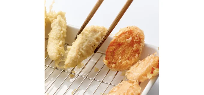 揚げたあとは、しっかり油をきって
