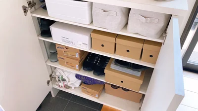 この下駄箱の中に長靴類を収納したい！