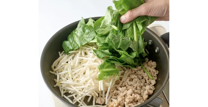 蒸し焼きにすることで野菜のカサが減って、たくさん食べられる!