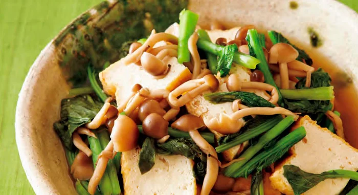 【太らない作りおき】味がしみしみ！常備菜の塩漬けで作る「厚揚げと小松菜の煮もの」