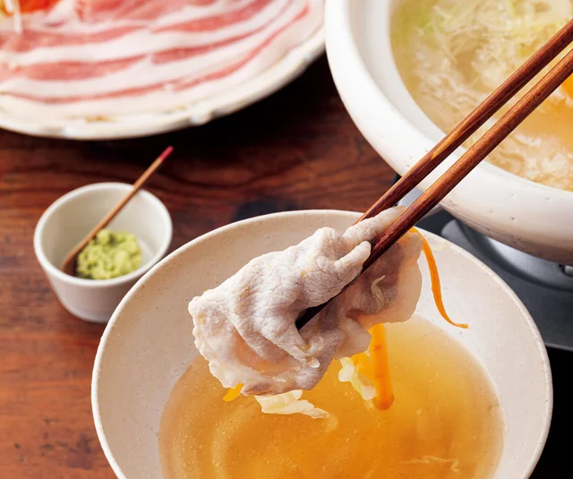 風味豊かな「有機白だし」で作る、極上あつあつ鍋【いつもの料理が白だしで変わる！】