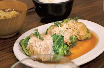 とろろ昆布が風味とコク出しのいいアクセント