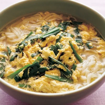 やさしい黄色で色味もアップ！ ふんわり卵が決め手のうどん5選