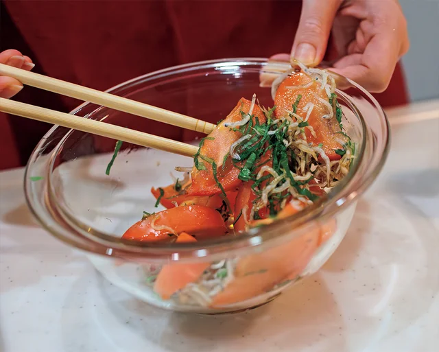 うまみたっぷり＆さっぱり！ 和えるだけの簡単副菜「トマトとじゃこの青じそ和え」
